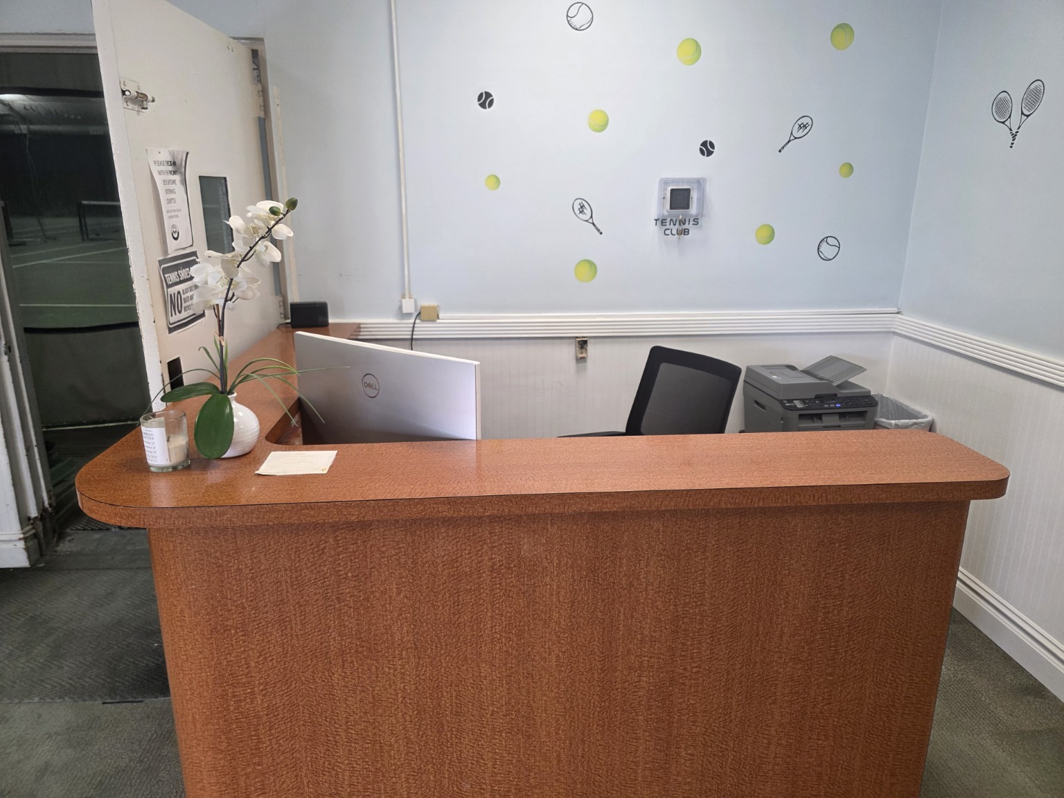 Front desk at Nassau Tennis and Sports Center